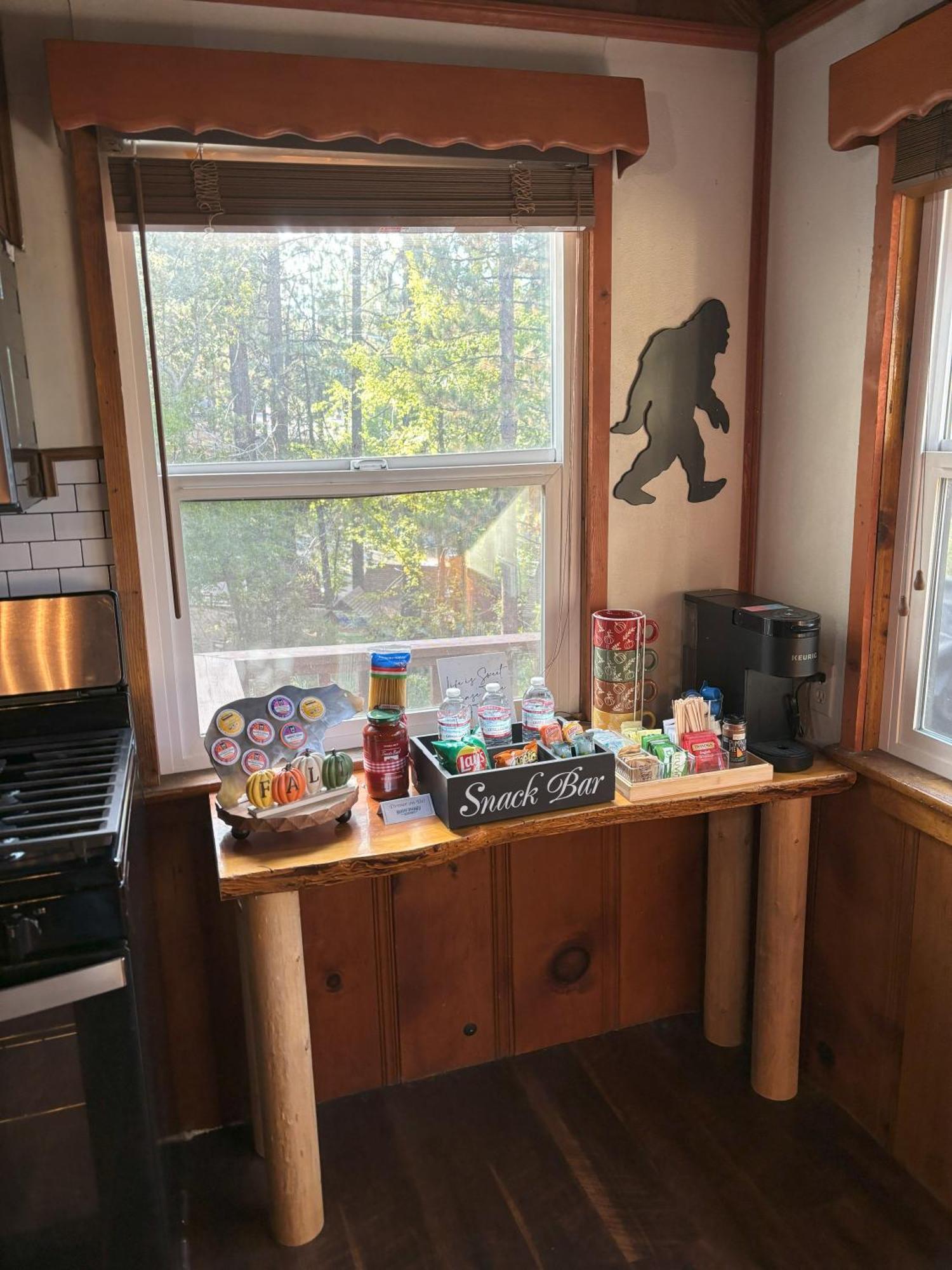 Snow Bunny Lodge - Perfect Big Bear Getaway! Deck With A New Hot Tub And Charcoal Barbecue! Big Bear Lake Exterior foto